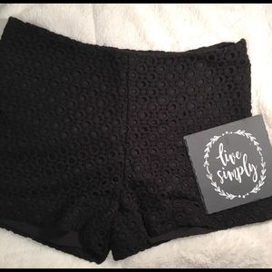 BANANA REPUBLIC CIRCLE PRINTED SHORTS ⭕️ ⭕️